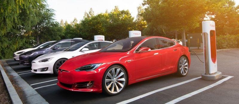 Tesla legt Empfehlungsprogramm neu auf