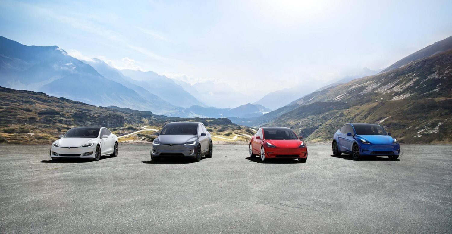Tesla Fahrzeug Familie
