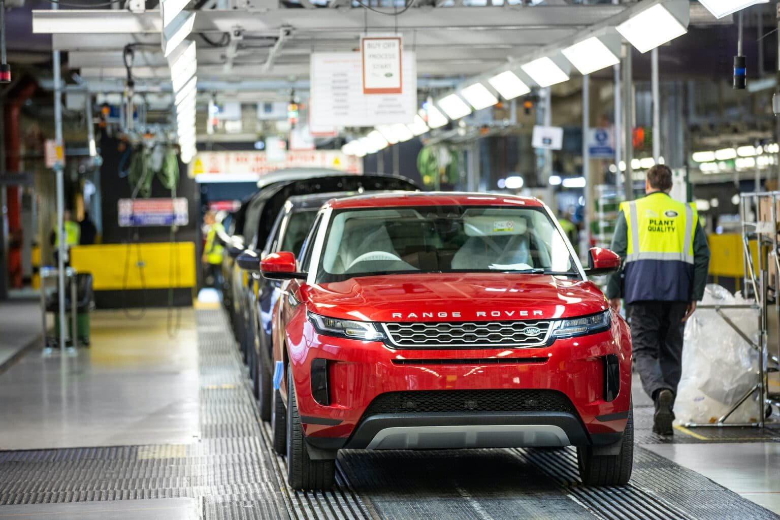 Land Rover wird zunehmend elektrisch