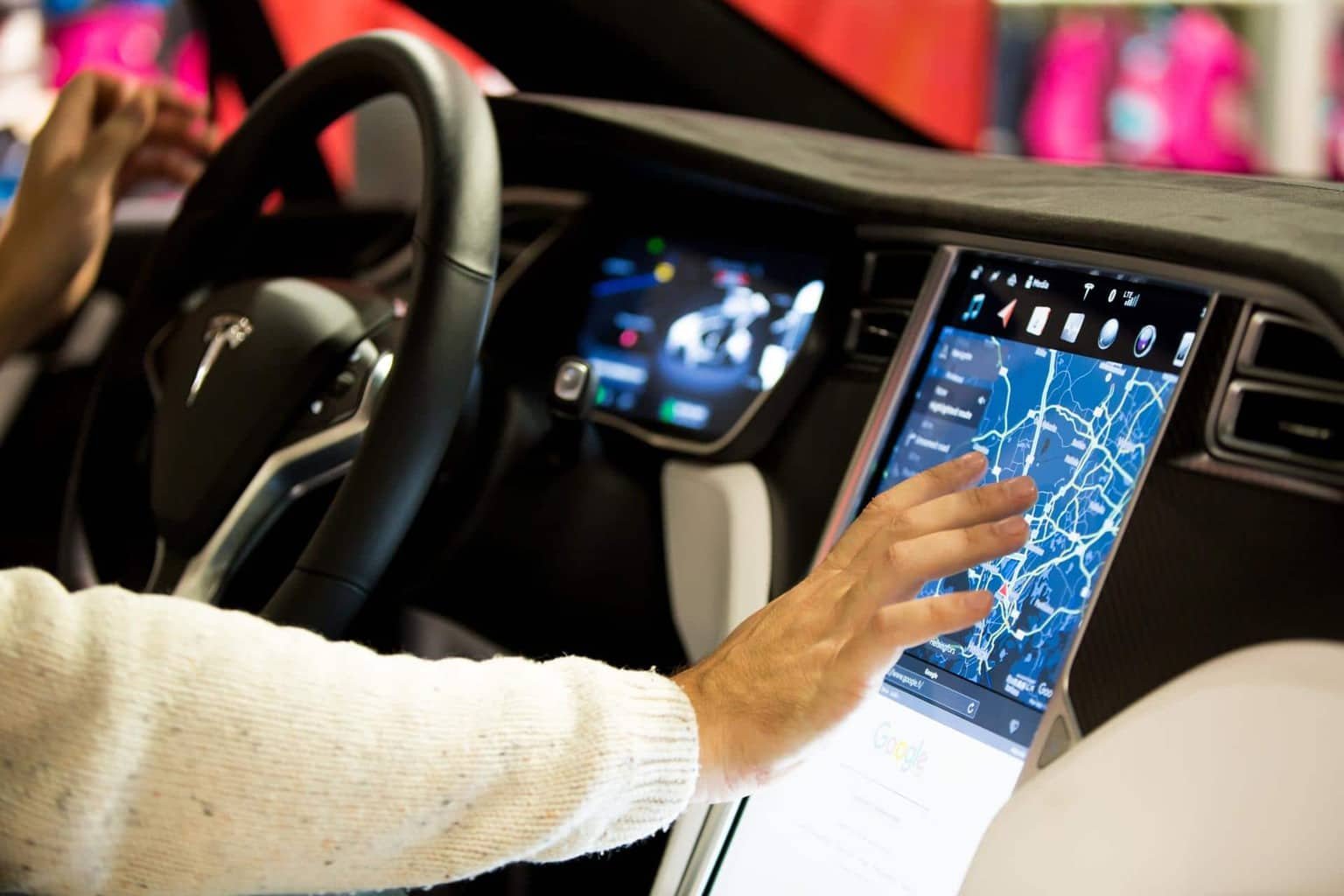 Tesla Autopilot unerwünscht in Deutschland? Welche Rolle spielen Daimler, BMW und VW?