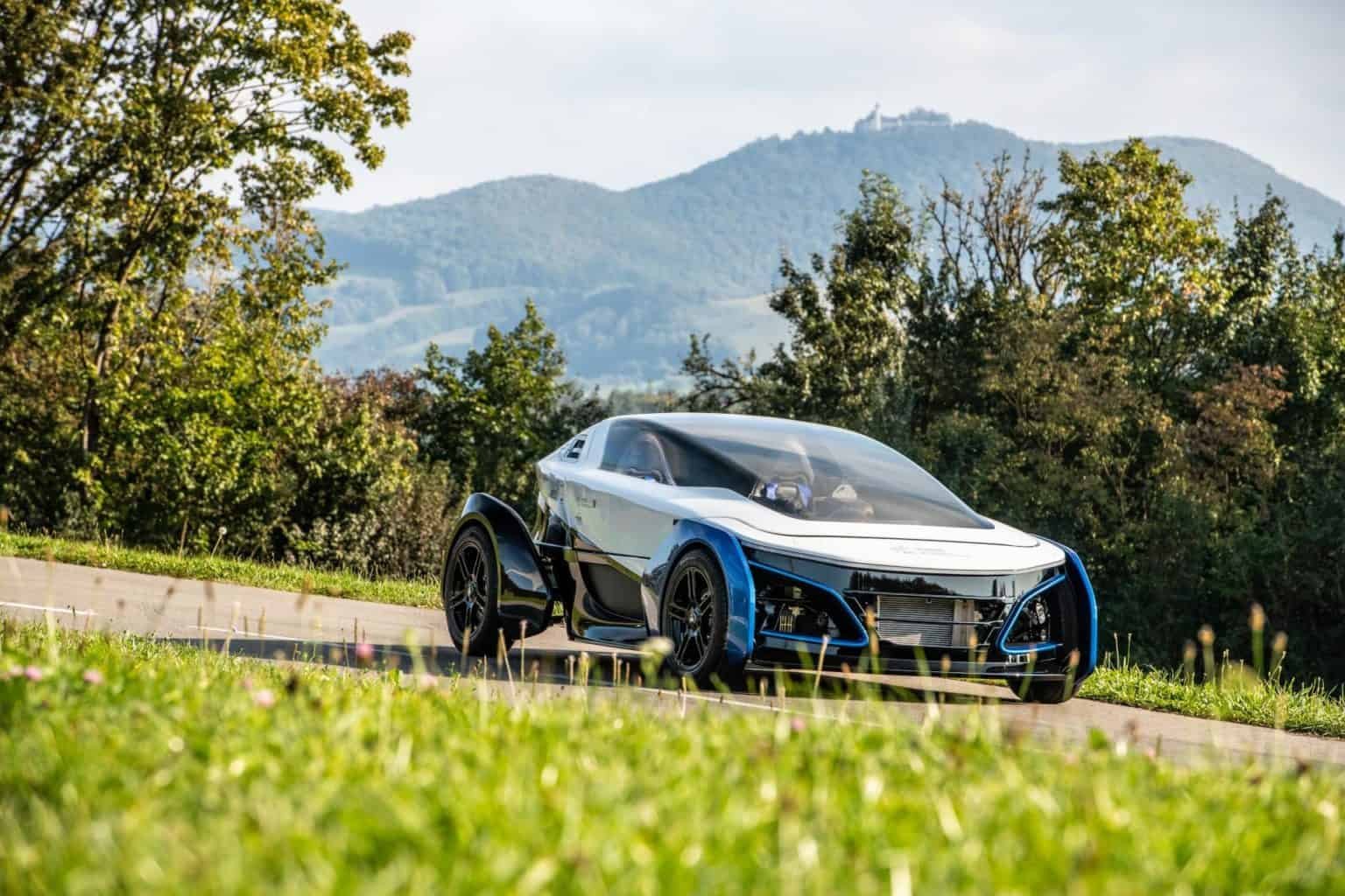 Futuristischer Brennstoffzellen-Zweisitzer SLRV mit 400 km Reichweite gesichtet