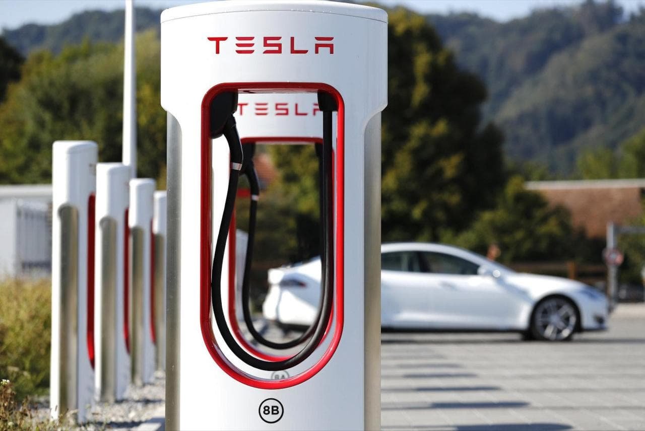 Tesla will Anzahl der Supercharger in nur zwei Jahren verdreifachen