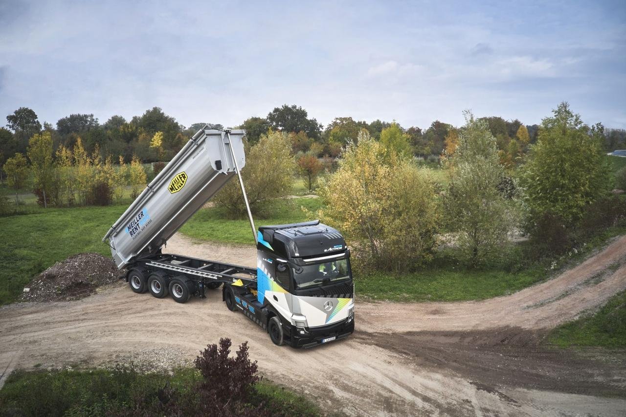 Studie: Mercedes Trucks mit neuem Elektro-Lastwagen