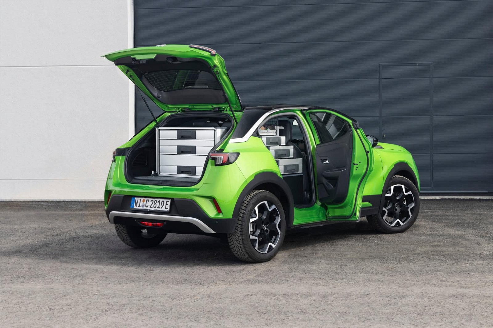https://elektroauto-news.b-cdn.net/wp-content/uploads/2023/04/X06_Opel_521684.jpg