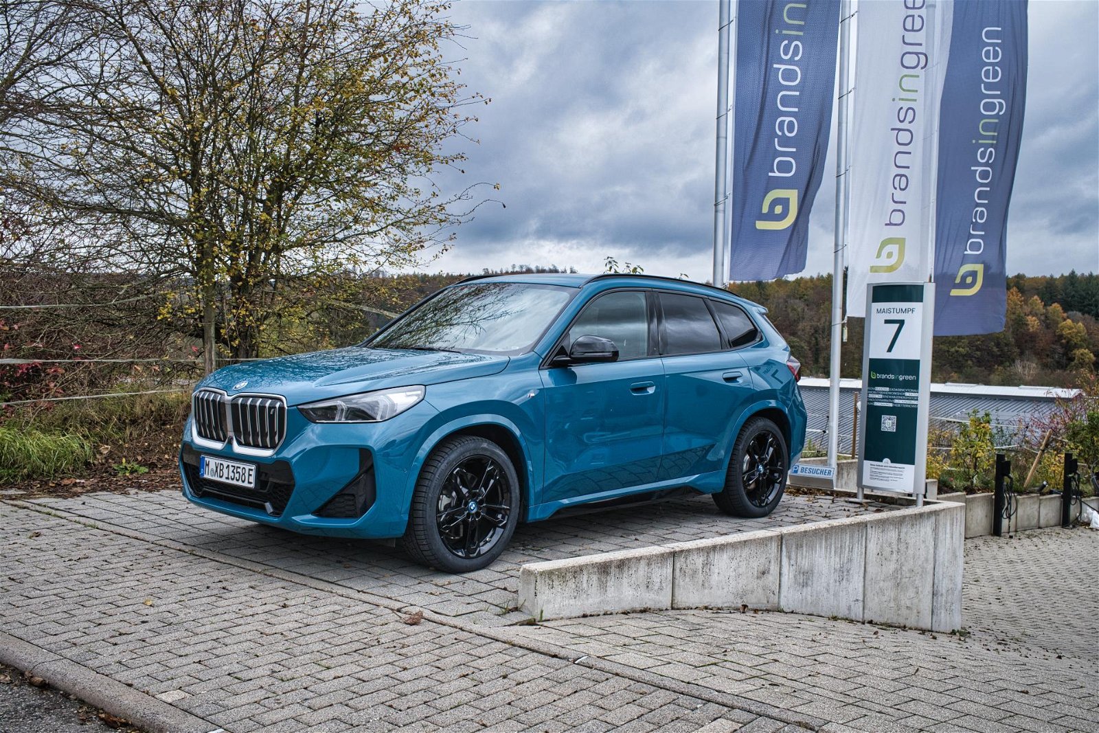 BMW iX1 - Test & Review mit Fotos