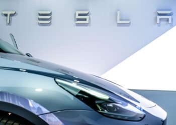 Tesla Redwood: Elektro-Crossover für 2025 angekündigt